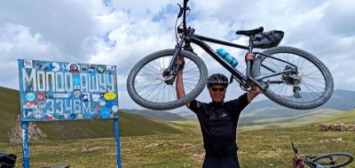 Michael Butler Cycling on the  tour with redspokes