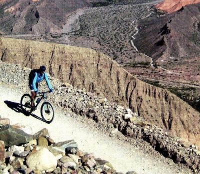 Keith Aungiers Cycling on the  tour with redspokes