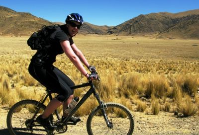 Hannah Macdonald Cycling on the  tour with redspokes