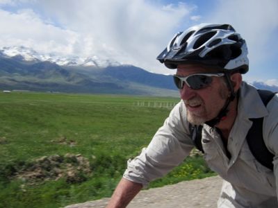 Rob Eagle  Cycling on the  tour with redspokes