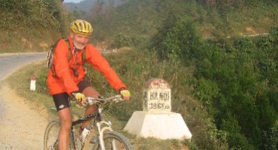 Steve Cuming Cycling on the  tour with redspokes
