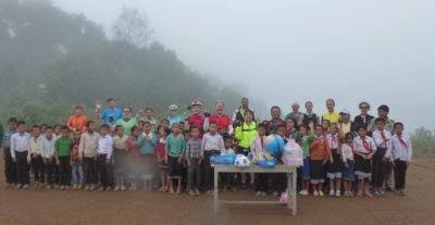Gordon Leith Cycling on the  tour with redspokes