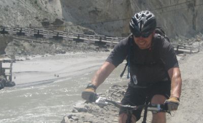 Stephen Phillips Cycling on the  tour with redspokes