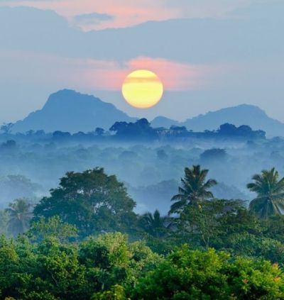 Simon & Sarah Cycling on the  tour with redspokes