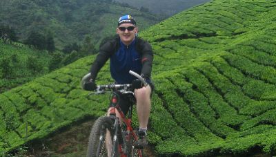 Damian King Cycling on the  tour with redspokes