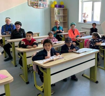 Cressida Dawson Cycling on the  tour with redspokes