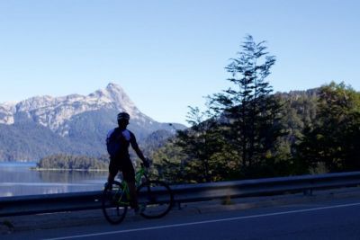 Casey Thomas Cycling on the  tour with redspokes