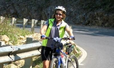 Nicola Hardie Cycling on the  tour with redspokes