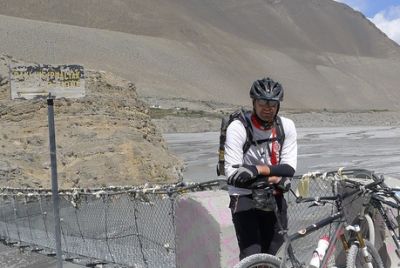 Tobi Grimminger Cycling on the  tour with redspokes