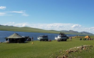 Nick & Deborah  Cycling on the  tour with redspokes