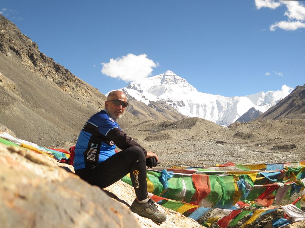 Cycle  Multi-Destinations on the Lhasa to Kathmandu cycling tour